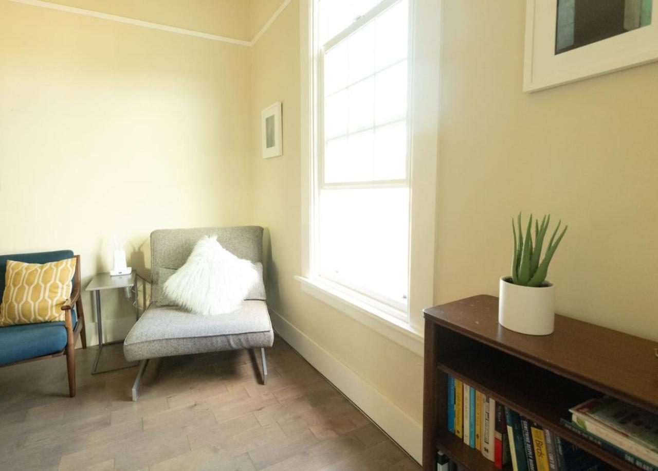 Mid-century Style In The Heart Of The Mission Holiday home *