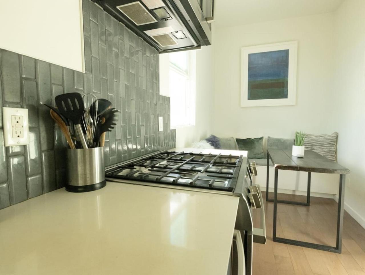 Mid-century Style In The Heart Of The Mission Holiday home San Francisco