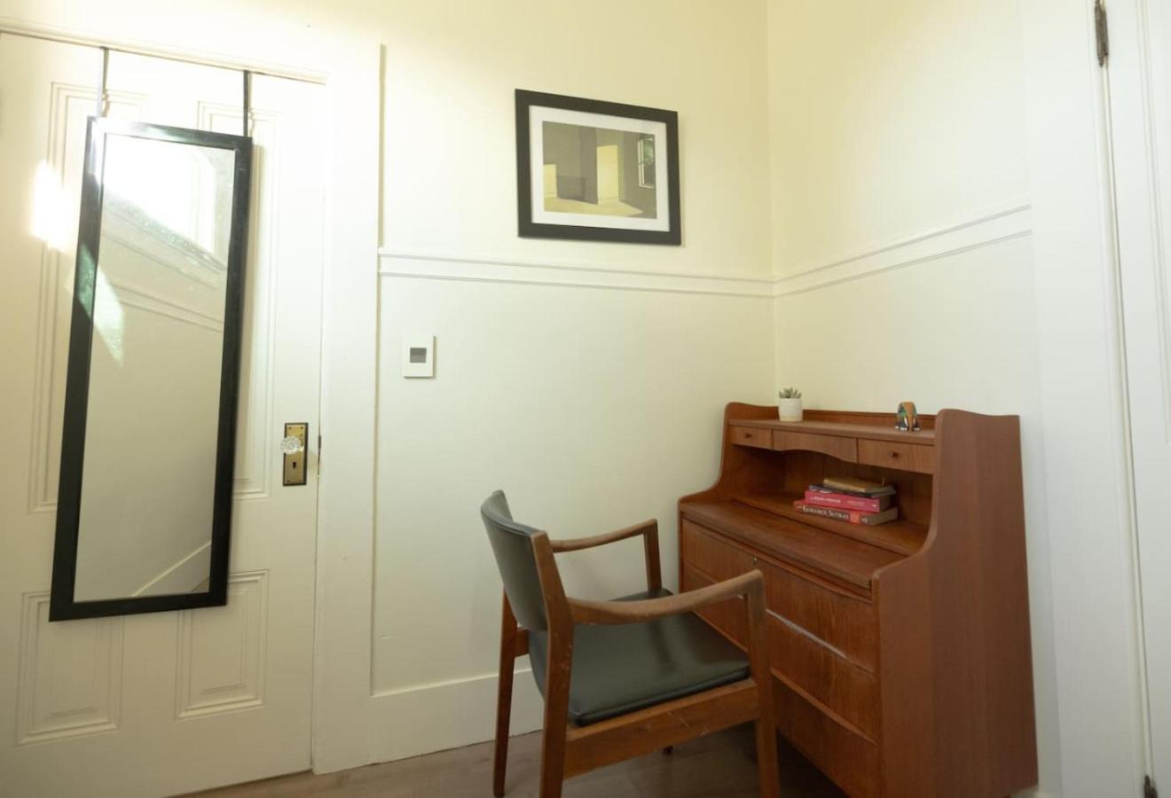 Mid-century Style In The Heart Of The Mission Holiday home San Francisco